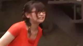 بینگ بروس کی خوبصورت نکی بینز کے ساتھ اسٹینڈنگ ڈاگ اسٹائل فلم