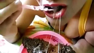 ریورس کاؤگرل فلم ایول اینجل کی طرف سے میشا کراس کو پرکشش کرنے والی