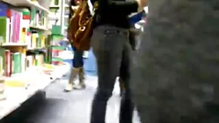 اس سیٹ کام شو سے زبردست بنی کولبی، ایلا ناکس اور کوئین وائلڈ کے ساتھ ہم جنس پرست فلم