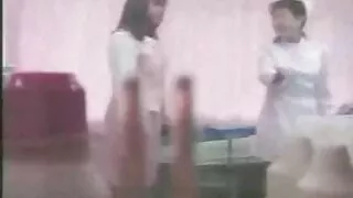 ماں کی لڑکی سے گرم کنزی ٹیلر، لینی گرے اور نتالیہ نکس کے ساتھ لنجری سیکس