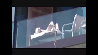 Perv شہر سے خوبصورت کیرولینا کورٹیز کے ساتھ منحنی فحش