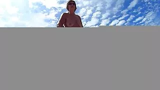 The White Boxxx سے خوبصورت لی این کے ساتھ ہینڈ جاب فحش