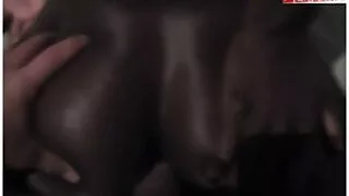 Lil Humpers سے خوبصورت Adriana Maya اور Tori Montana کے ساتھ ہینڈ جاب کا منظر