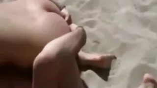 شیطان کی فلم سے پریفیکٹ نکی پیچ کے ساتھ سوفا پر سمٹ