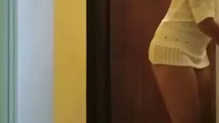 ٹگ پاس سے گرم بلوڈی بمشیل کے ساتھ ملف کا منظر