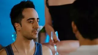 اینالائزڈ سے پریفیکٹ ایلس مارچ کے ساتھ لیگز آن شولڈرز کی ویڈیو